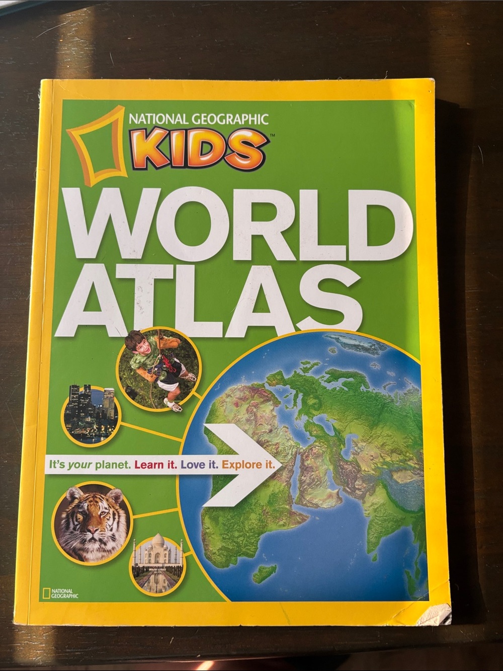 National Geographic Kids World Atlas - Green & Yellow Illustrated Cover